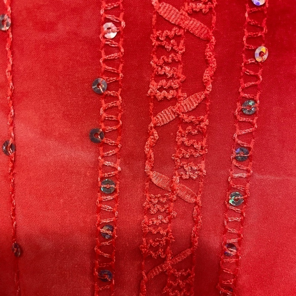 Sami& Jo red top with sequins .women’s size Small - Picture 3 of 6